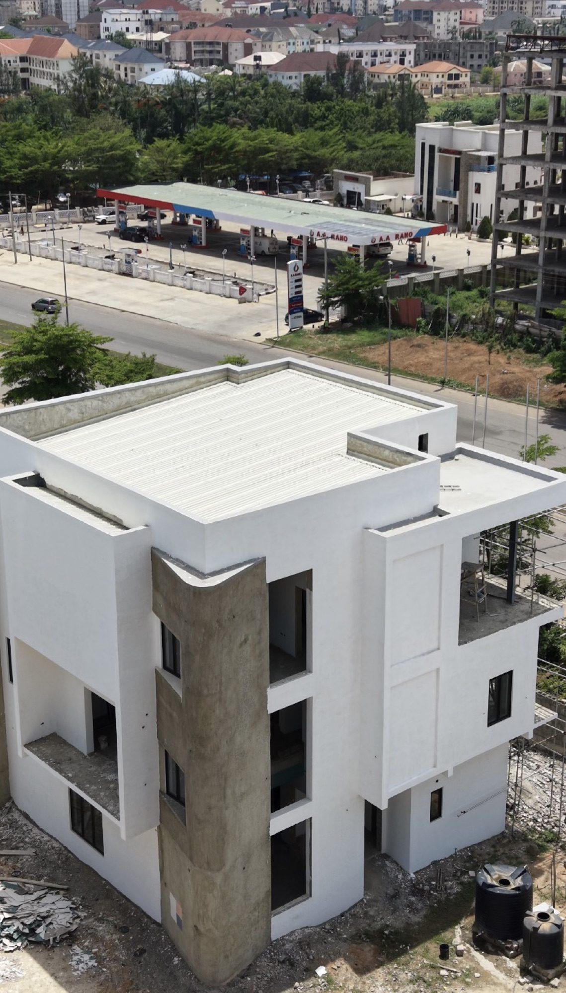 Finished white facade at Panarea Villa, Kado
